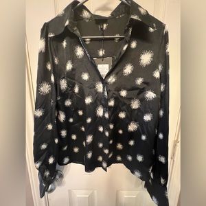 NWT Who What Wear size small black and white dandelion print button up